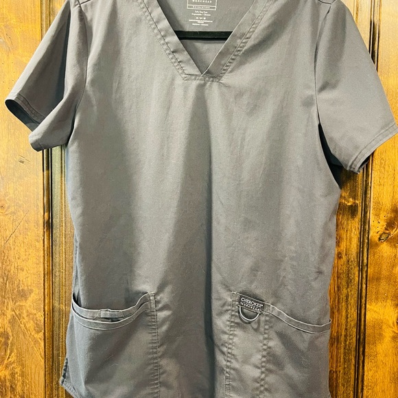 Cherokee Infinity Gray Scrub Set - Picture 3 of 10